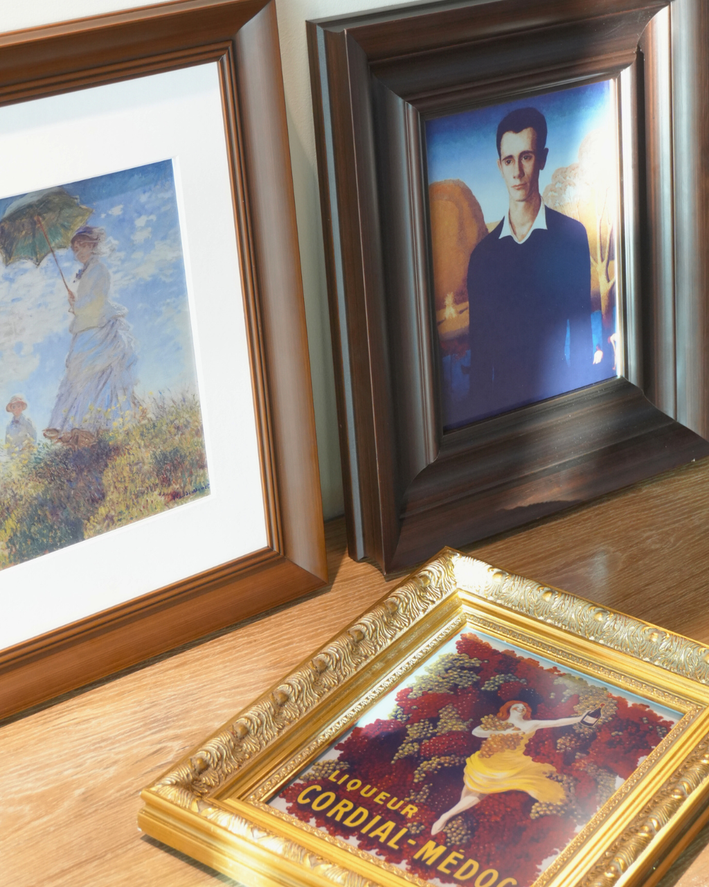 13.3”  Slim Modern Walnut Frame - [Accessory]